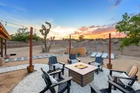 Alana House - Pool, Hot Tub, BBQ, Fire Pit + Walk to Hikes! 4 Bedroom Home by RedAwning Hotels in Joshua Tree