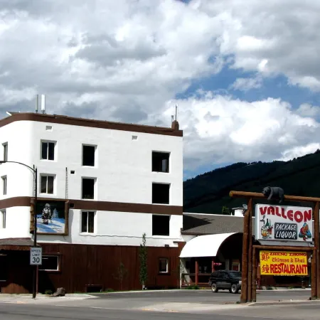 Colter's Lodge