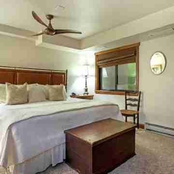 Lionsquare Lodge North #282 2 Bedroom Condo by RedAwning Rooms