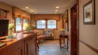 Woodfield Manor - A Sundance Vacations Property Hotels in Swiftwater