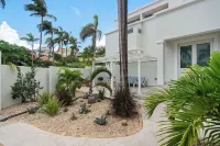 Driftwood Beachfront Retreat - Beach House in Palmas del Mar! Candelero Abajo 호텔