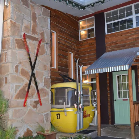 Sitzmark Chalet Inn