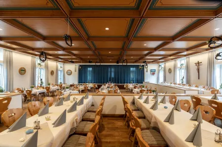 Gasthof Zum Stern Отели в г. Оберхаузен