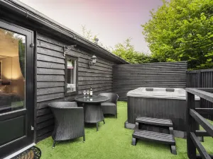 Aphrodites Group - Luxury Hot Tub Suites in Central Lake District!