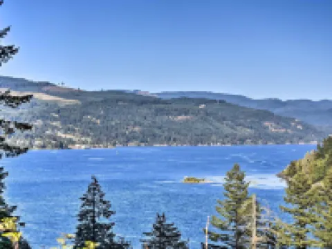 Stunning Stevenson Retreat w/ Mountain Views! Hotels in Stevenson