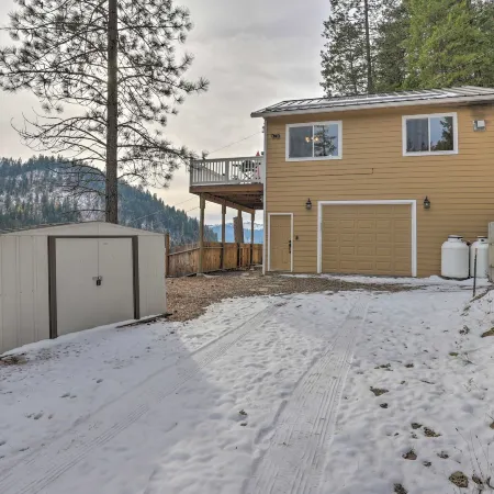 Lake Loon 'Hillside' Cottage w/ Private Deck!