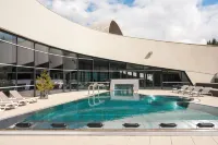 Ecrin Blanc Resort Courchevel - Aquapark - Familien