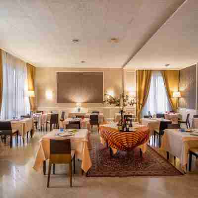 Hotel Ambasciatori Dining/Meeting Rooms