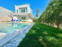 Golden Hour Retreat - Lagoon View Villa with Pool - Villas