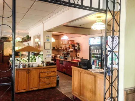 Fox Creek Inn Отели в г. Фокс Крик