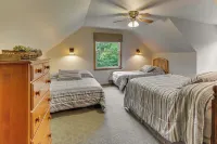 2 Mi to Woodbury Wildlife Area Cozy Farmhouse! - WiFi