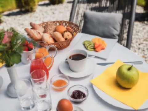 ホテル・ビショフホーフ - ビストロ・ジャスミン キウーザのホテル