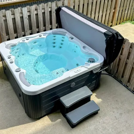 Stylish Downtown Gem • Hot Tub • Custom Bunkroom • Walk Everywhere, Relax, Enjoy