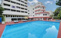 Ambassador Pallava - Pool