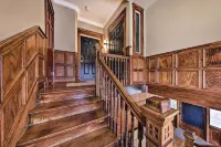 Unique Kansas City Apt: Walk to KC Streetcar Stop! - Apartments