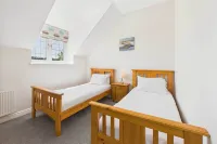Host & Stay - Easton Meadows Holiday Cottage - parking
