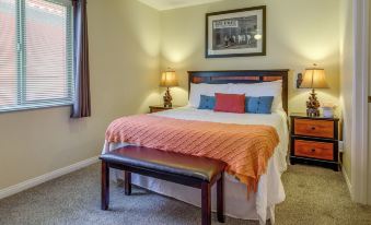 Mesquite Condo w/ Community Pool & Hot Tub!