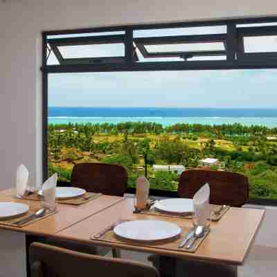 Villa du Sud Dining/Meeting Rooms