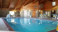 AmericInn by Wyndham Minocqua - Pools
