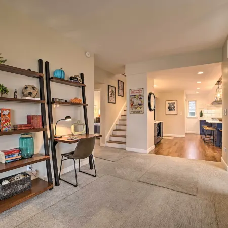 Chic Manistee Cottage Steps to Lake Michigan!