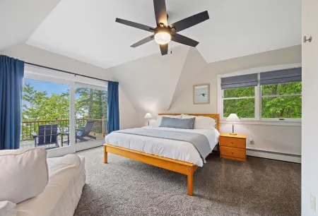 Oceanfront Peaceful Getaway - close to Acadia's Schoodic Peninsula