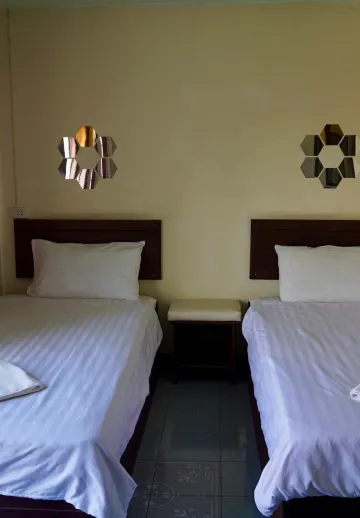 เตียงแฝด ห้องพร้อมเครื่องปรับอากาศ