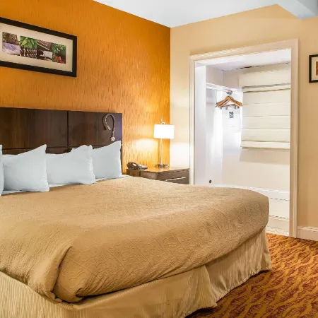 Quality Inn and Suites Newport - Middletown Отели в г. Мидлтаун