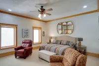 Spacious McArthur Home Private Hot Tub and Pond! - 3-Star