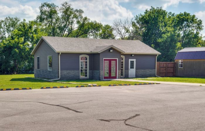 2 Mi to Main St Newton Guest House