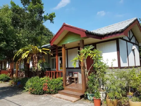 Phoenix Landscaping Bed and Breakfast Hotels near Qilan Forest Recreation Area