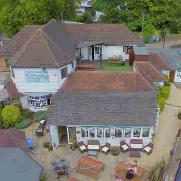 The WatersEdge, Canal Cottages Hotel Exterior