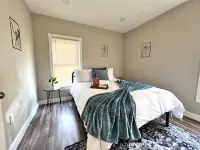 The Great Escape with Movie Room near SU!