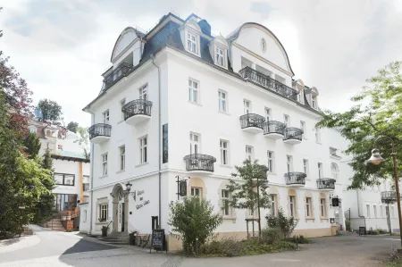 Hotel Weisses Haus Отели рядом с достопримечательностью «Museums Schloss Aschach»