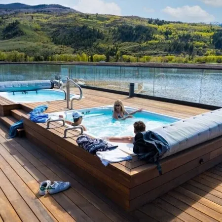 Luxury 5Br on Nat'l Forest: Private Lake, Pool & Hot Tub, Ski Keystone & Breck