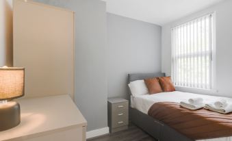 Vichy - Strathcona Suites, 3 Beds Houses in Wavertree