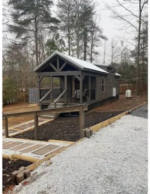 Private Cabin. 8 Mins from Clemson!!