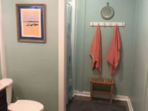 Emerald Mermaid cozy studio apt private beach access including parking & shower Hotels in Emerald Isle
