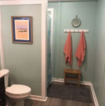 Emerald Mermaid cozy studio apt private beach access including parking & shower Hotels in Emerald Isle