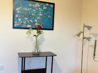 Apartment in Swinton with Free Parking–  Sleeps 4 Hotels in Worsley