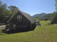 Beautiful Loft in the Woods