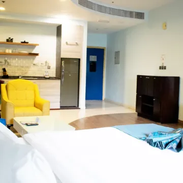 Signature Hotel Apartments and Spa Отели рядом с достопримечательностью «Торговый центр The Beach»