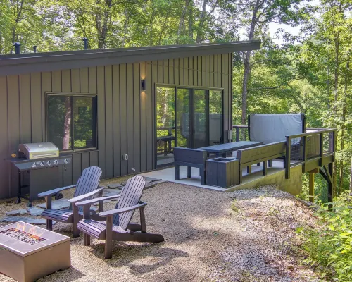 Modern Cabin w/ Hot Tub & Fire Pit in Fairview! Hotels in Broad River