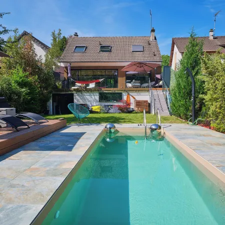 Paris Garden River residence