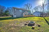 Community Beach & Lake: Pocono Summit Escape Hotels in Coolbaugh Township