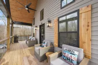 Spacious 3-bedroom house near Nolin Lake/Mammoth Cave, WiFi, Grill, Fire Pit!