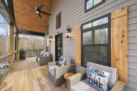 Spacious 3-bedroom house near Nolin Lake/Mammoth Cave, WiFi, Grill, Fire Pit!