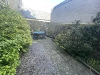 Spacious 4 bedroom townhouse with traditional features and private courtyard Hotel a Cupar