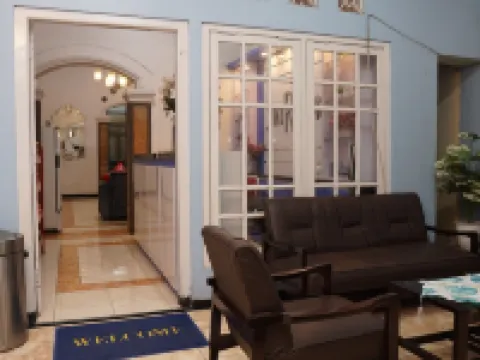 Jazz Room Kampung Inggris Syariah Hotels in Pare