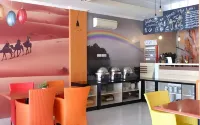 Hotel Pelangi Lampung فنادق في Enggal