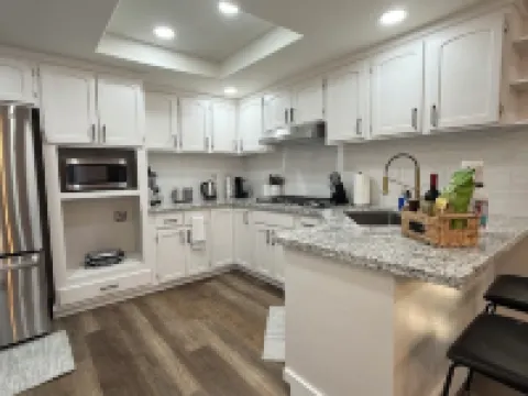 "Golden Retreat –3BR/2BA Escape" located in the top neighborhood in Madera Hoteles en Madera